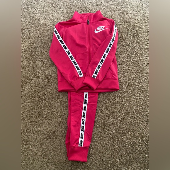 NIKE - PINK JOGGER SET - Picture 1 of 8